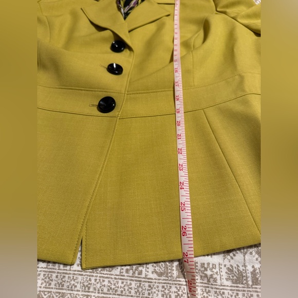 Gloria Vanderbilt Women's Yellow Blazer and Scarf in like new condition Size 18w - Picture 6 of 8